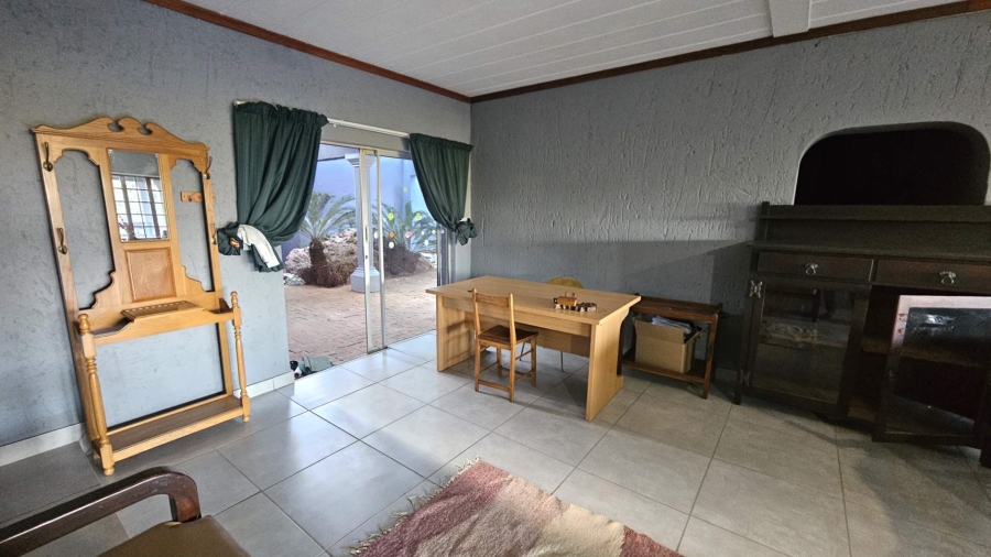5 Bedroom Property for Sale in Schoemansville North West